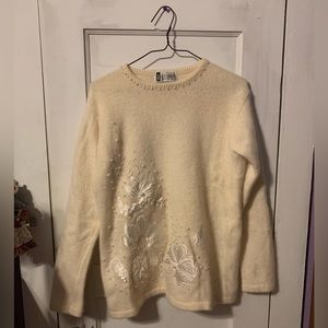 SK & Company Vintage Women’s White Lambswool Sweater